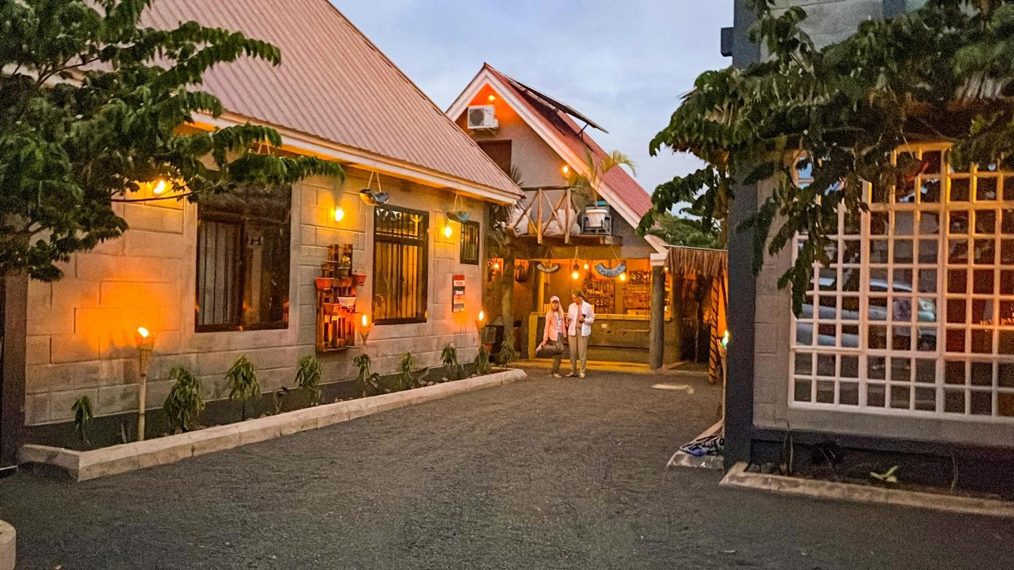 Home Villa アルーシャ エクステリア 写真