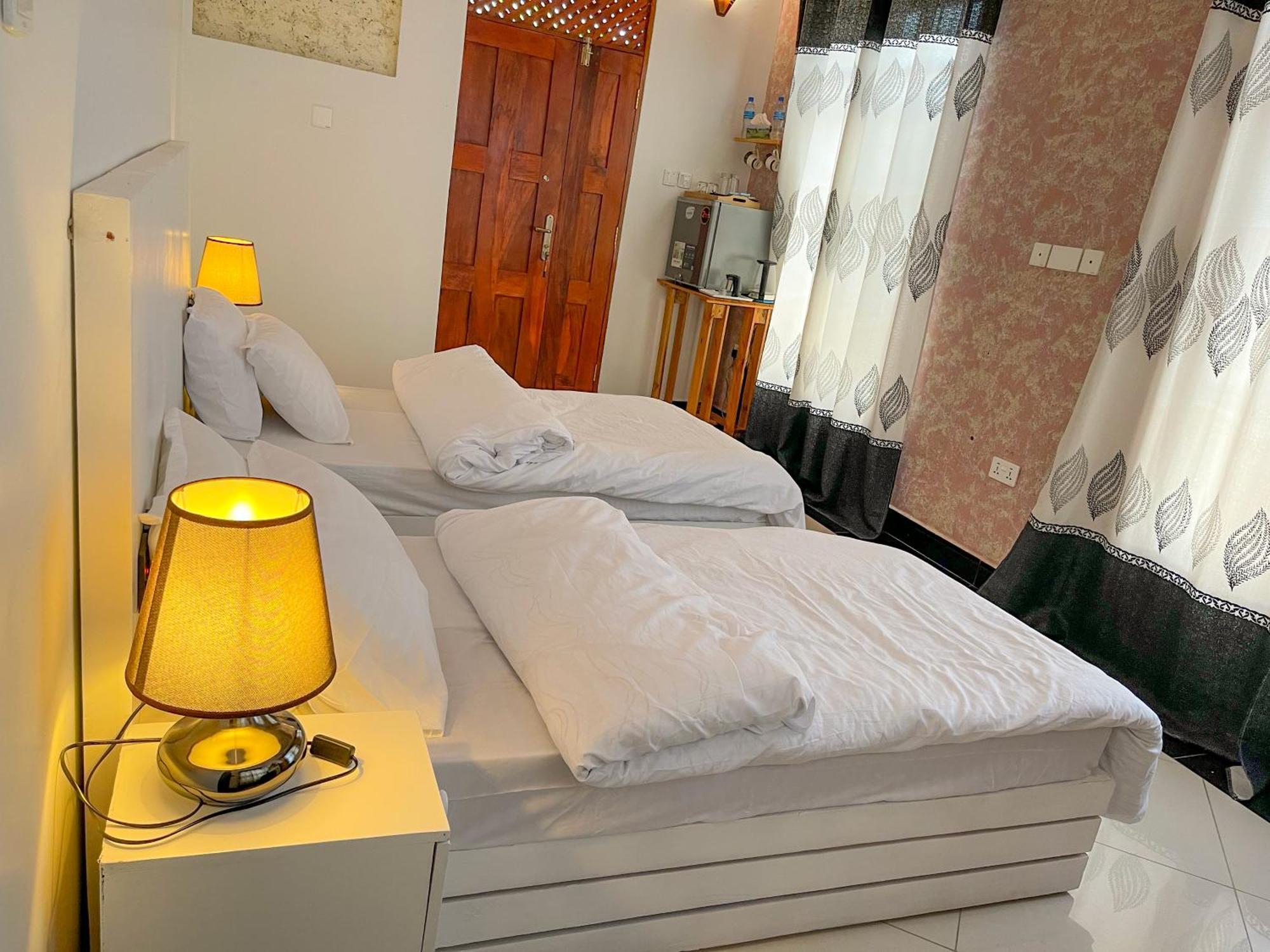 Home Villa アルーシャ エクステリア 写真